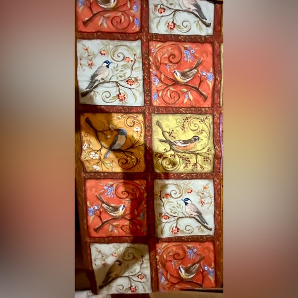 Table Runner w/Squares of Birds Different Color Backgrounds. Cotton Hand Made EC - Picture 12 of 16